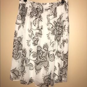 White and brown paisley skirt